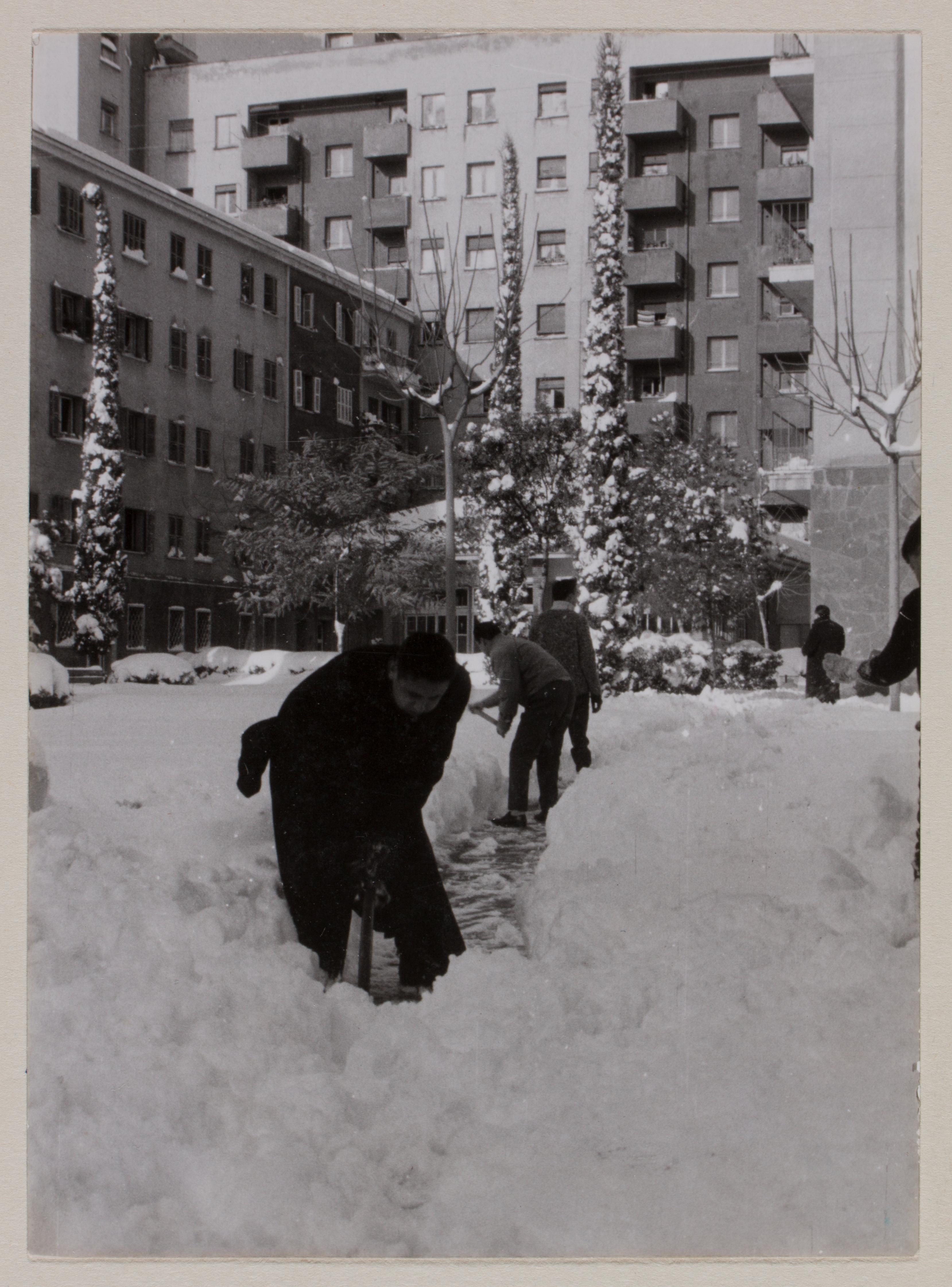 Media picture: Snow of &#39;62&#39; in the Plaza del Congreso